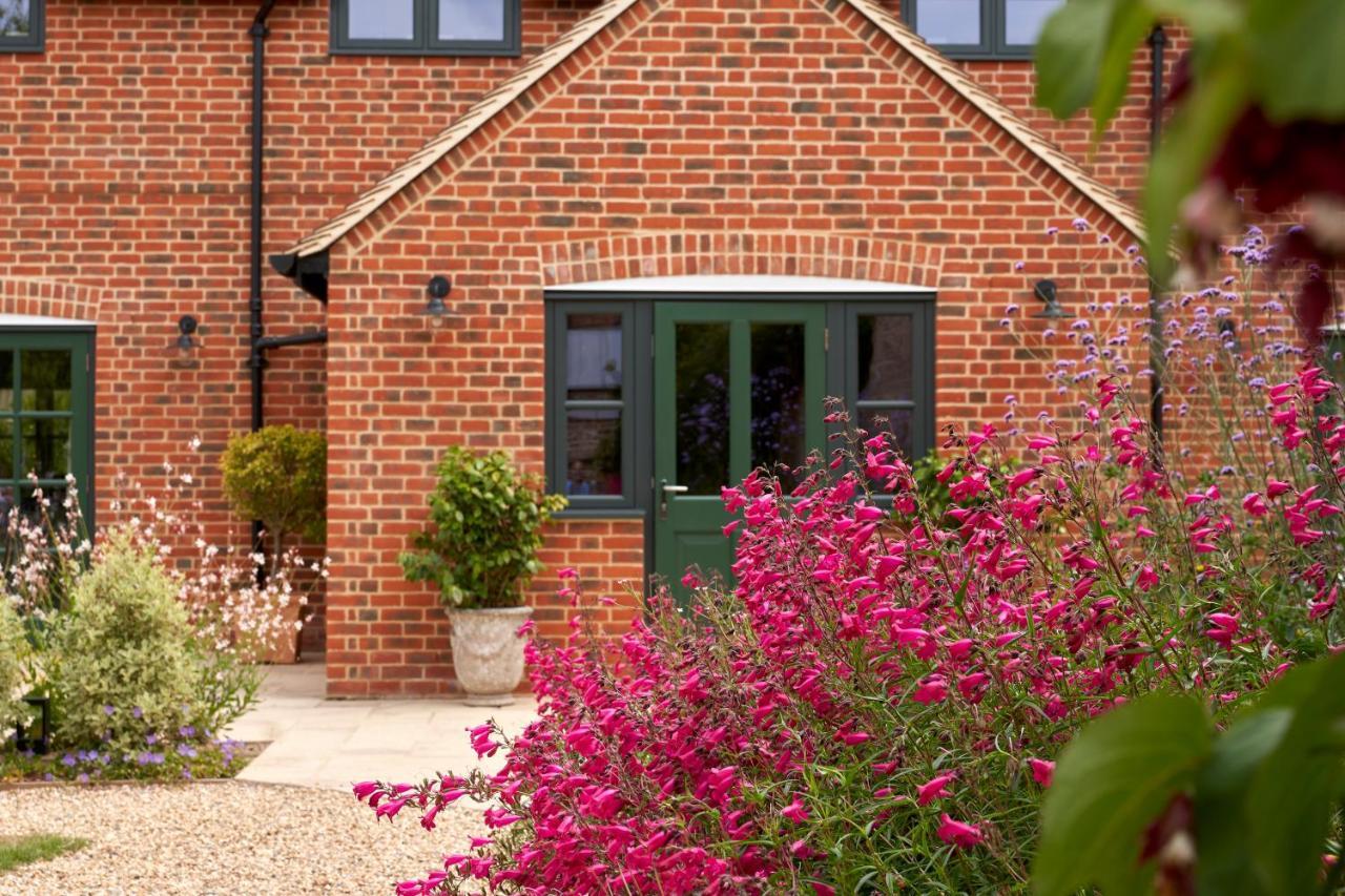 The Montagu Arms Hotel Beaulieu Exterior foto