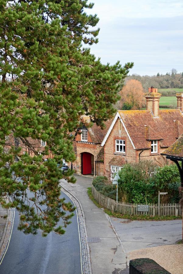 The Montagu Arms Hotel Beaulieu Exterior foto